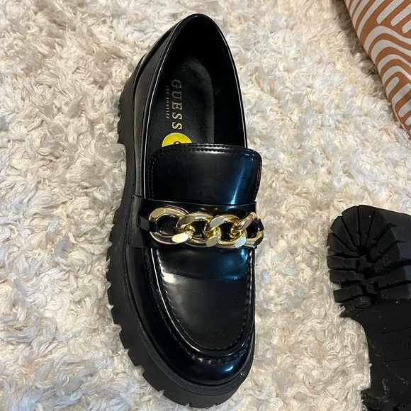 Guess - Picture 3 of 3